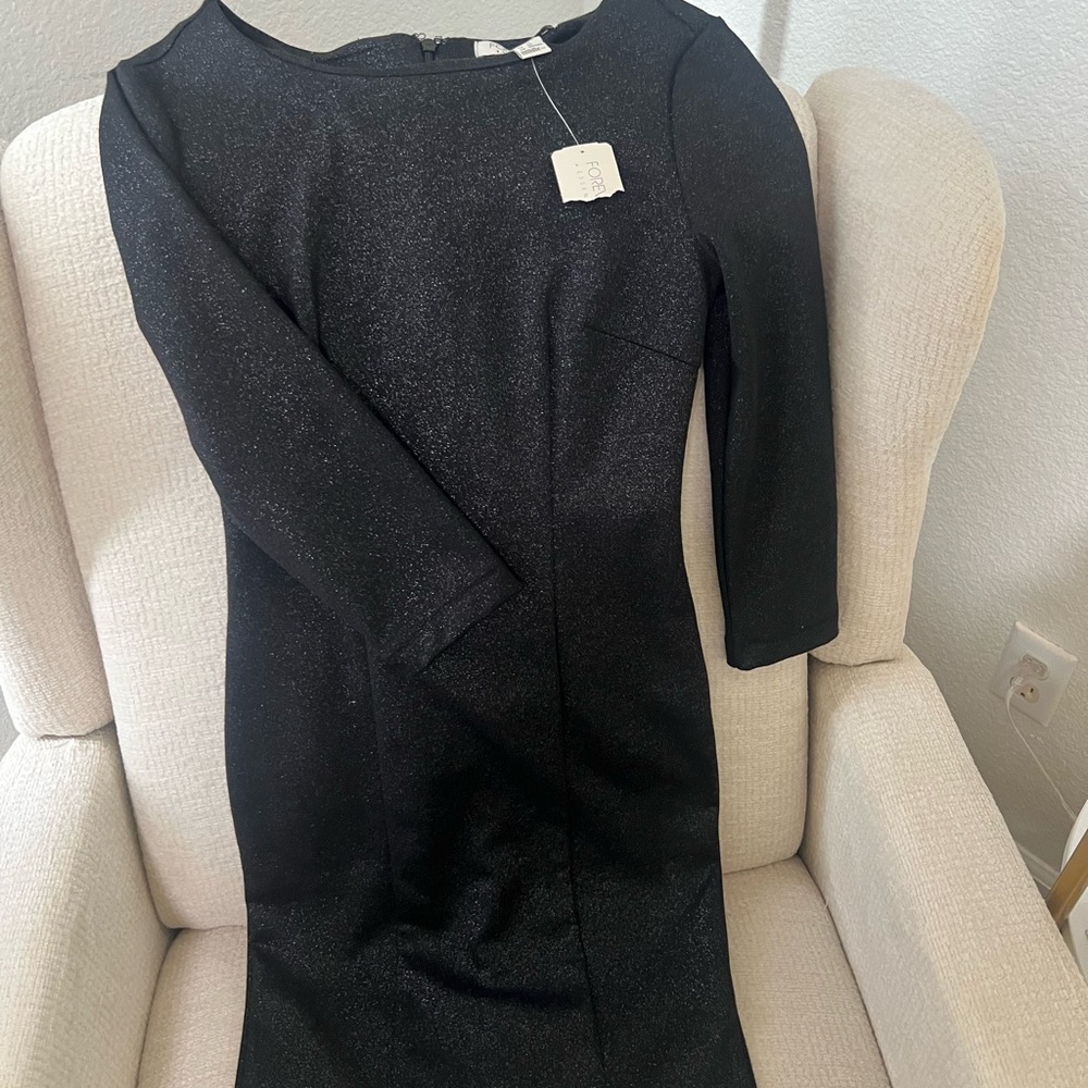 Dress - Picture 3 of 3